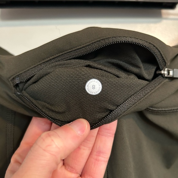 Lululemon Pace Rival Dark Olive Crop 22in - Picture 8 of 9